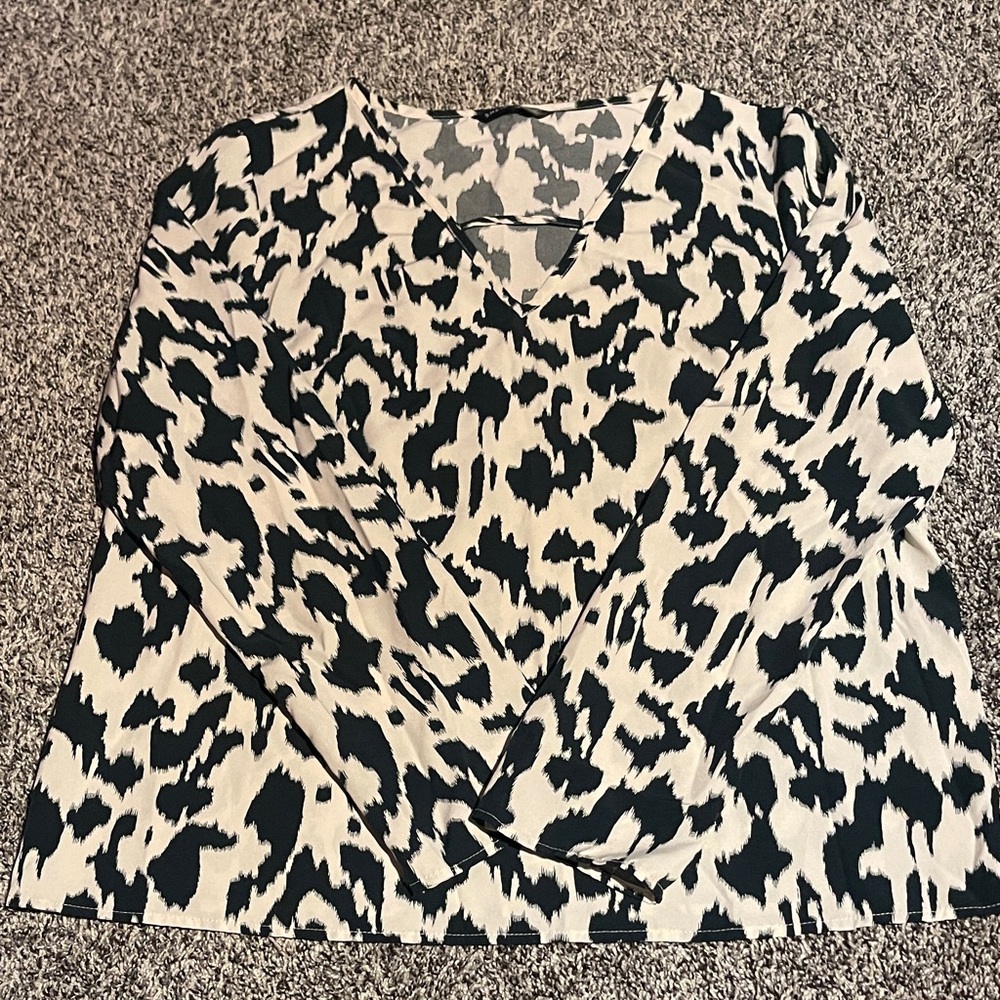 SHEIN Blue and White Animal Print V-Neck Blouse (L)